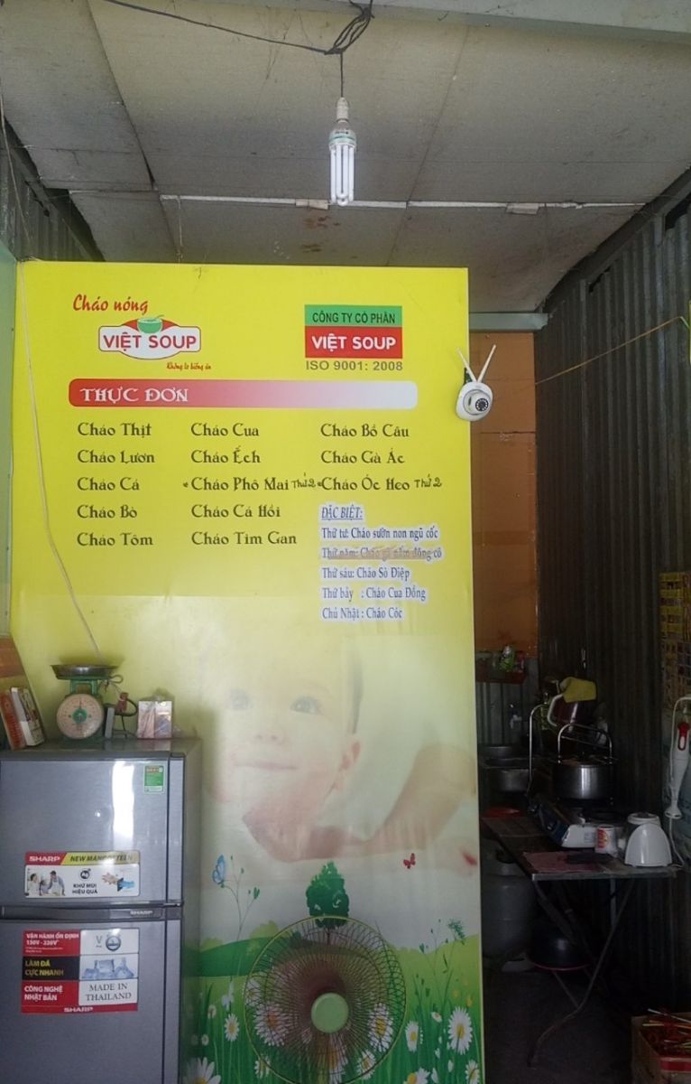 Camera vào bán cháo dinh dưỡng